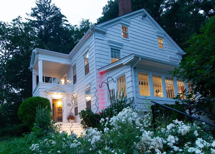 The Harbor Rose Bed & Breakfast