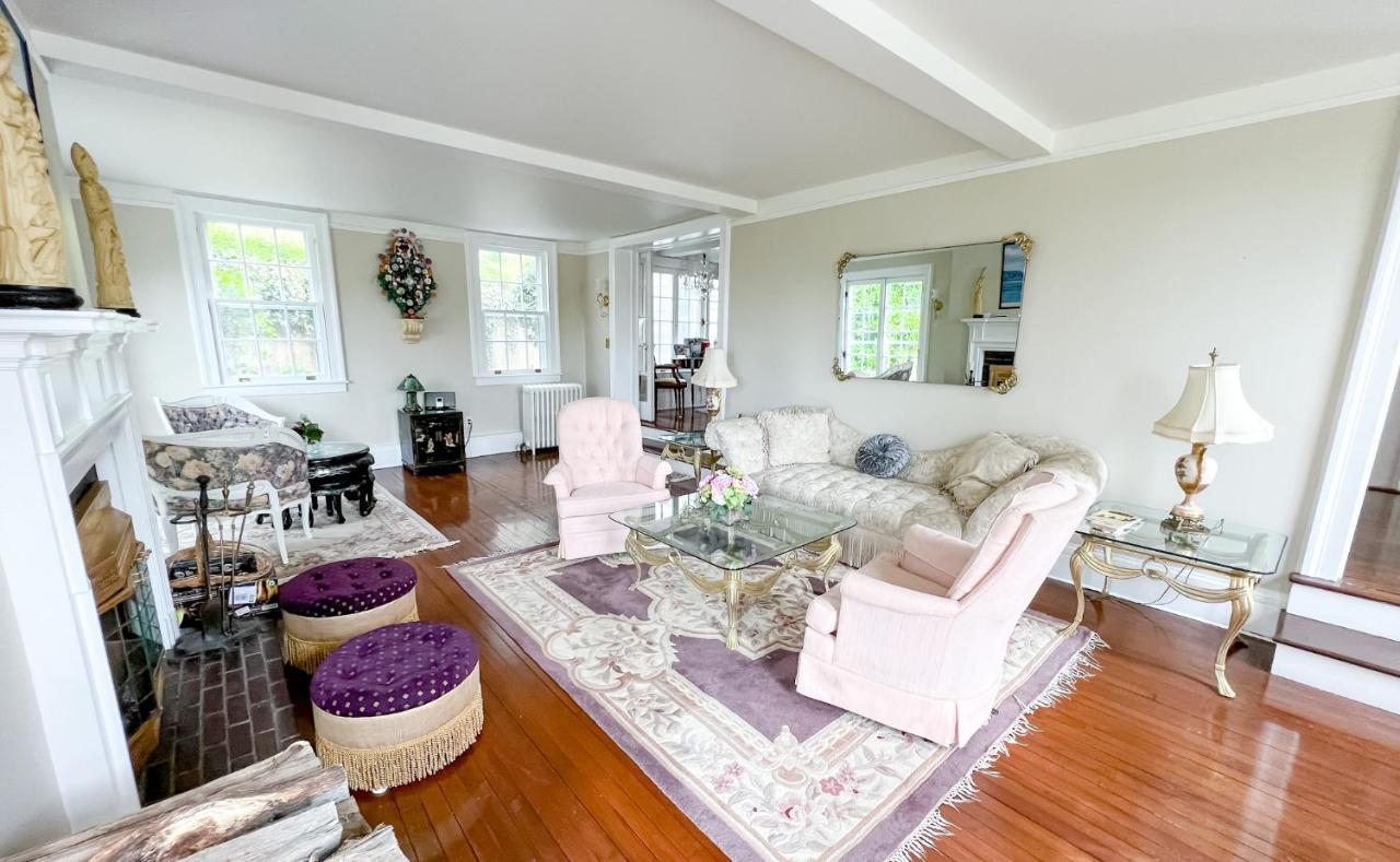 The Harbor Rose 3* Cold Spring Harbor