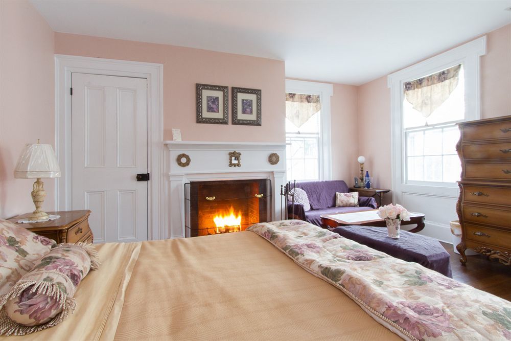 The Harbor Rose 3* Cold Spring Harbor